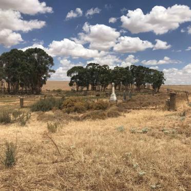 Western Cape, MOORREESBURG district, Somersverdiet 332, farm cemetery _1