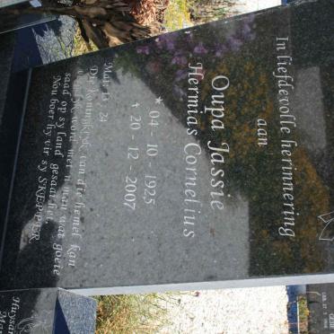 NIEUWOUDT Hermias Cornelius 1925-2007 &amp; Maria Jacoba 1922-2008 