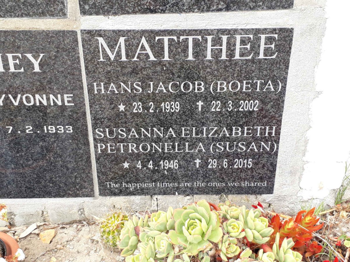 MATTHEE Hans Jacob 1939-2002 &amp; Susanna Elizabeth Petronella 1946-2015