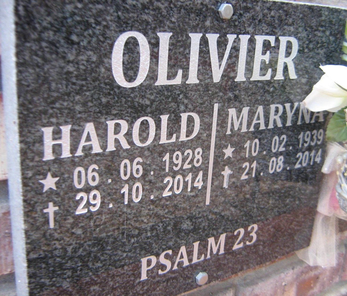 OLIVIER Harold 1928-2014 &amp; Maryna 1939-2014