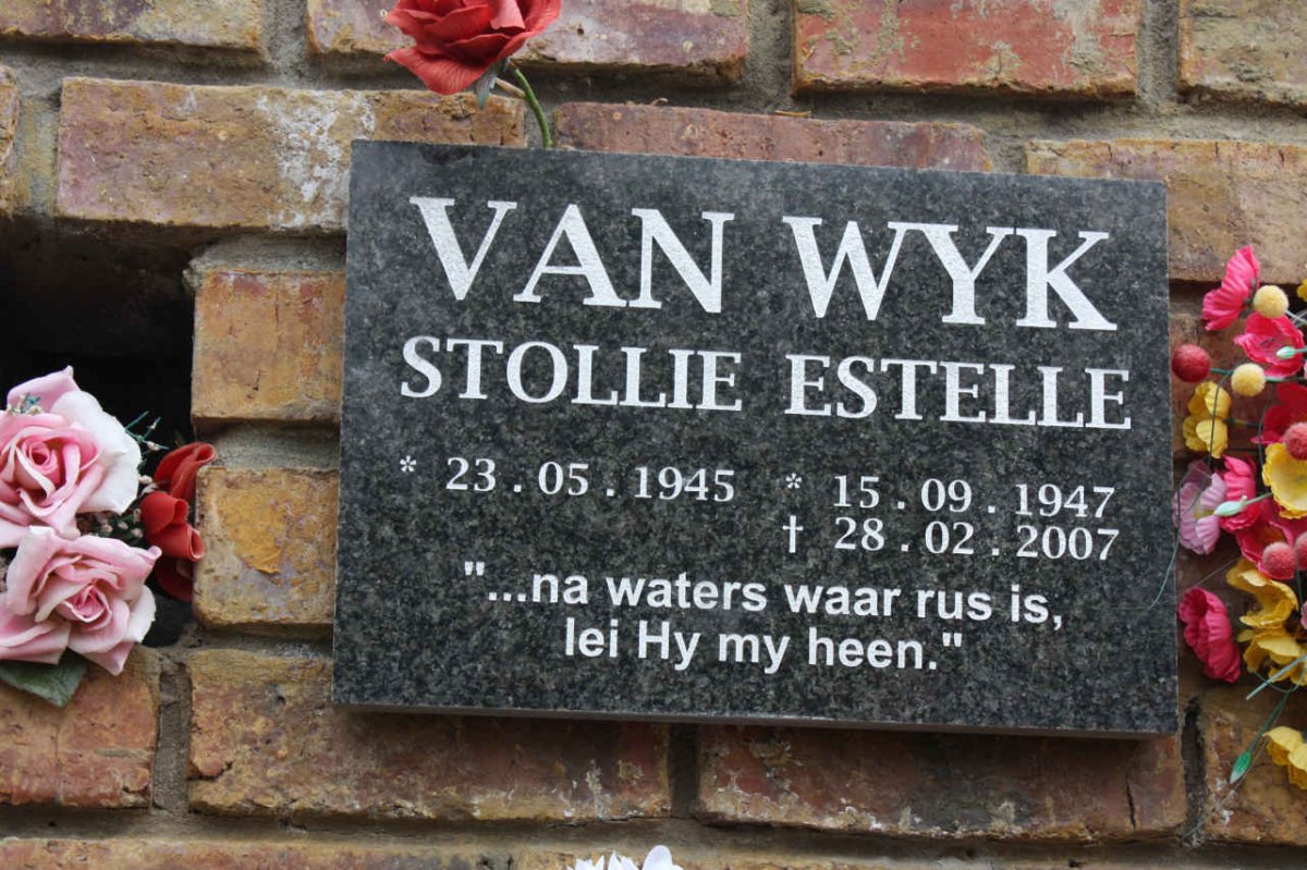 WYK Stollie, van 1945- &amp; Estelle 1947-2007