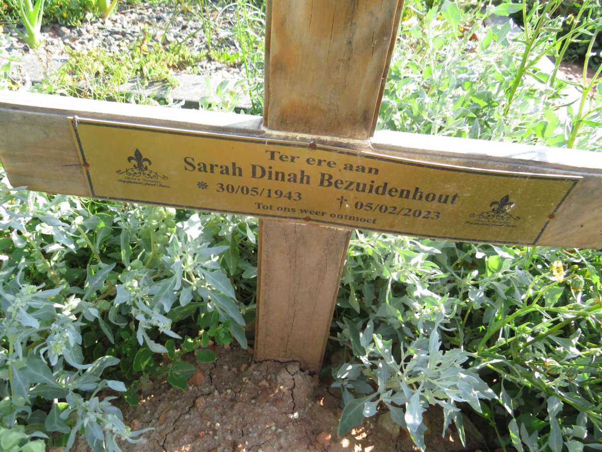 BEZUIDENHOUT Sarah Dinah 1943-2023