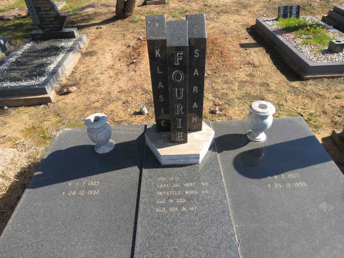 FOURIE Klasie 1925-1992 & Sarah 1925-1999