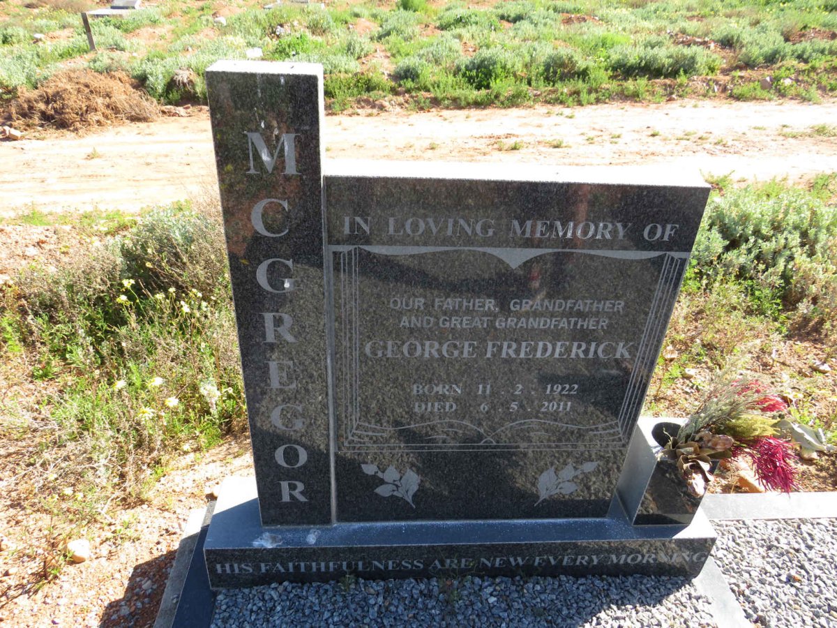 MCGREGOR George Frederick 1922-2011 & Maria Magdalena LAPPERTS 1923-2005_1