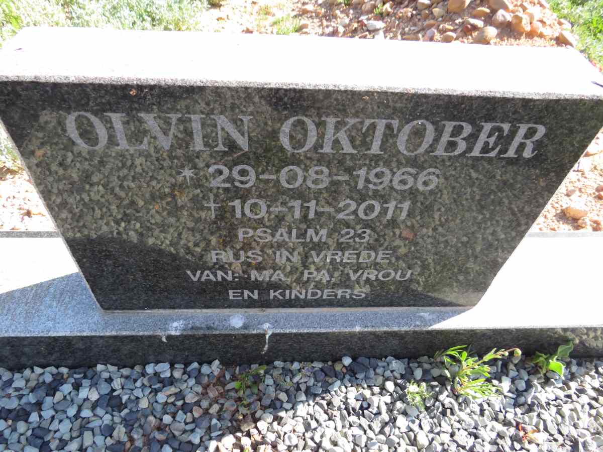 OKTOBER Olvin 1966-2011