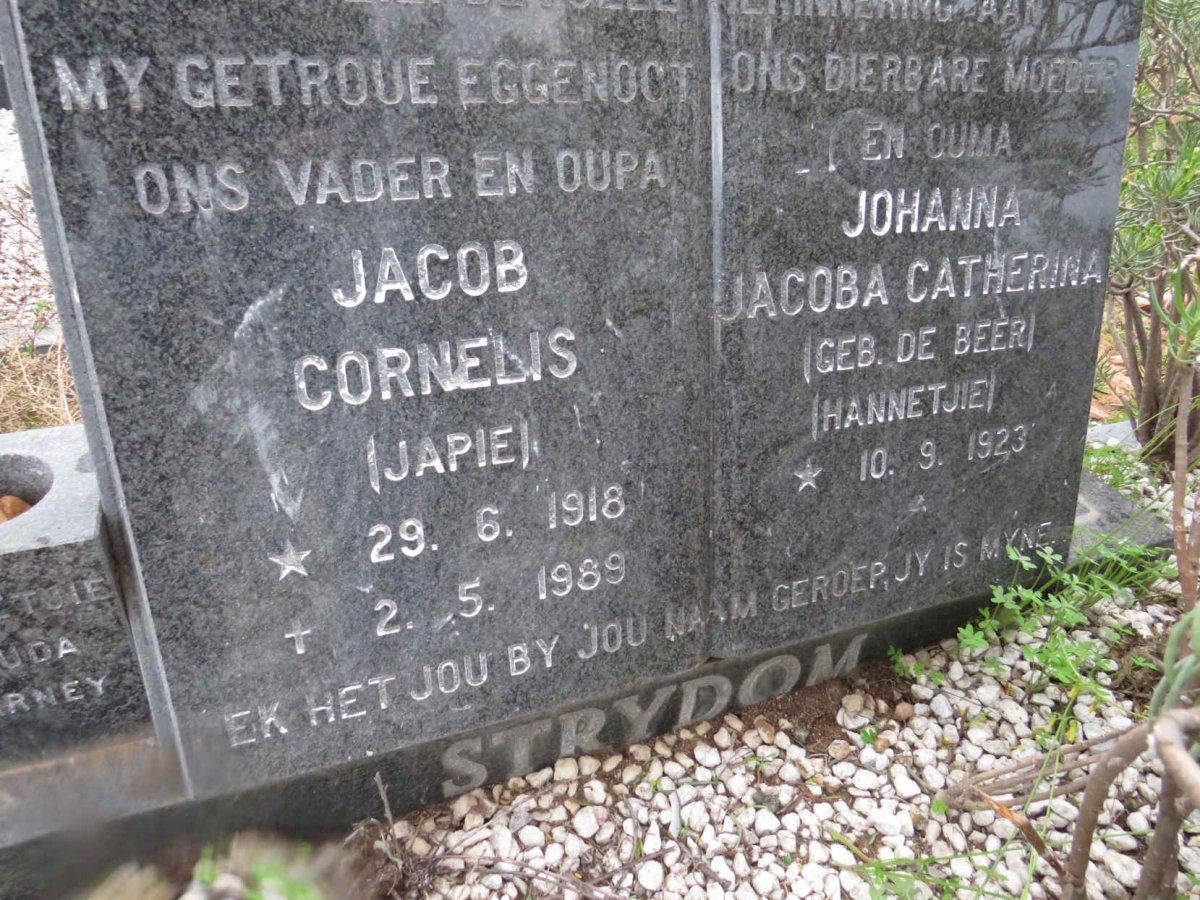 STRYDOM Jacob Cornelis 1918-1989 & Johanna Jacoba Catherina DE BEER 1923-