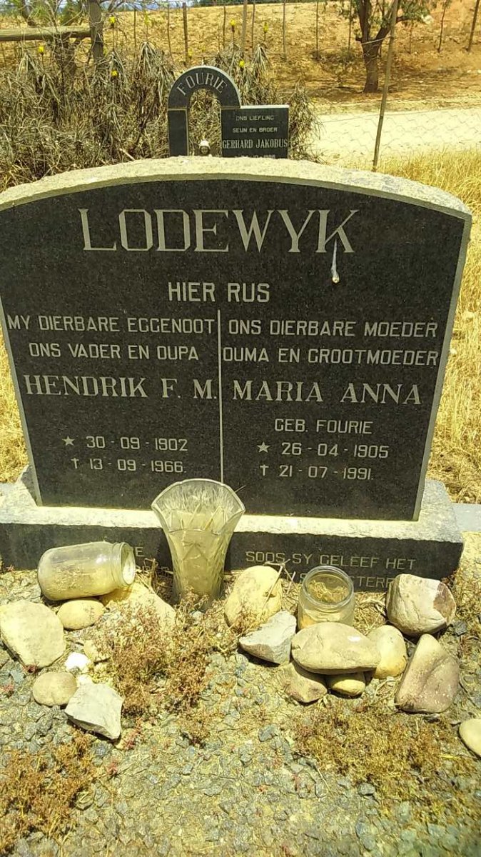 LODEWYK Hendrik F.M. 1902-1966 &amp; Maria Anna FOURIE 1905-1991