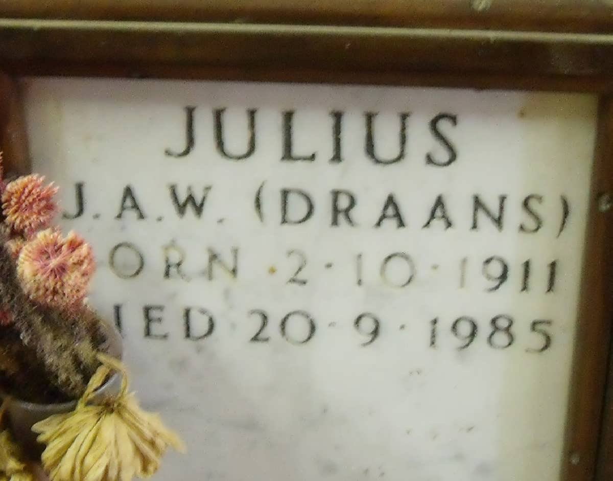 JULIUS J.A.W. 1911-1985