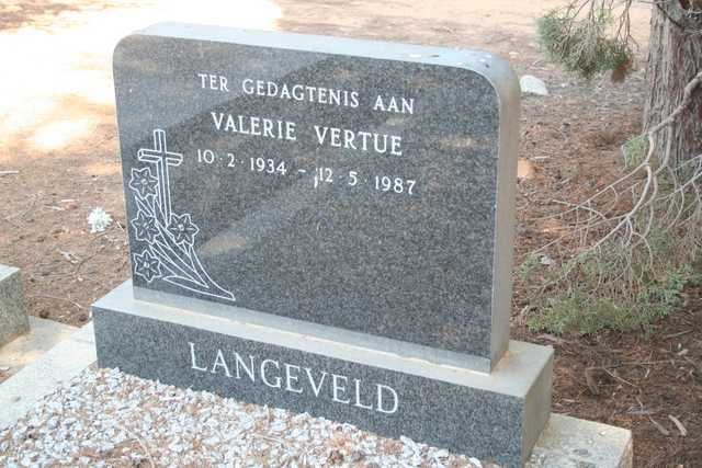 LANGEVELD Valerie Vertue 1934-1987