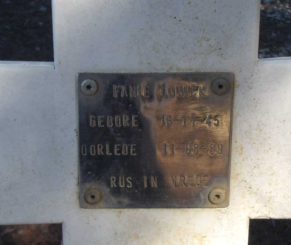 LUDICK Fanie 1945 - 1989 