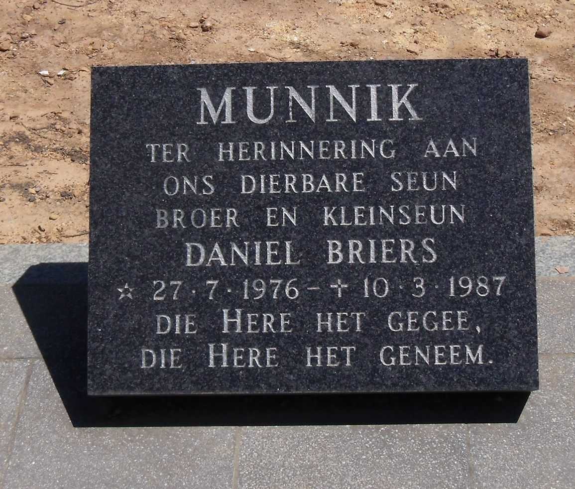 MUNNIK Daniel Briers 1976-1987