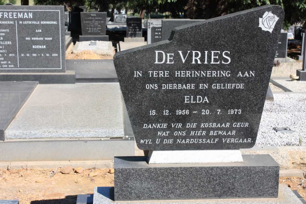 VRIES Elda, de 1956-1973