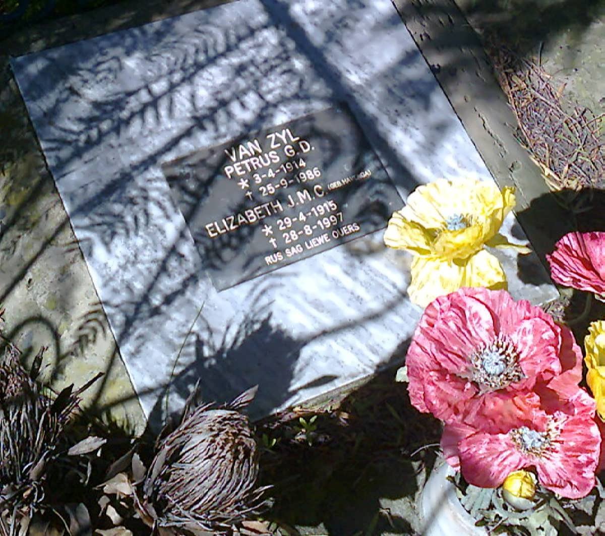 ZYL Petrus G.D., van 1914-1986 &amp; Elizabeth J.M.C. HAVINGA 1915-1997