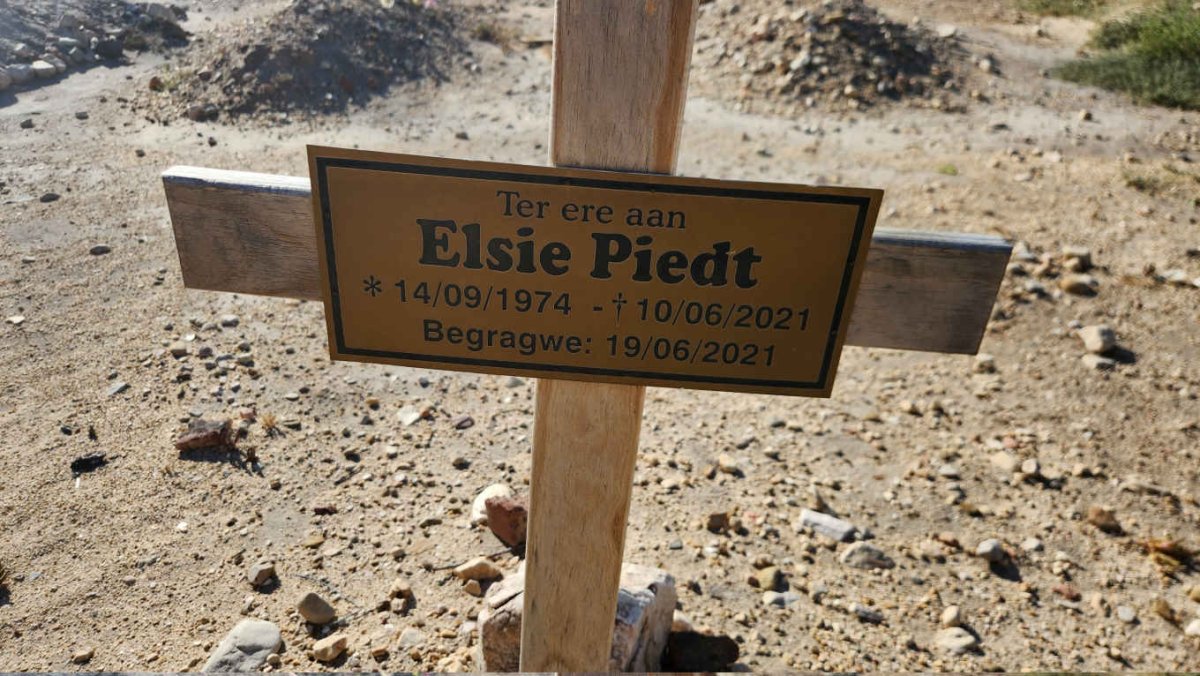 PIEDT Elsie 1974-2021