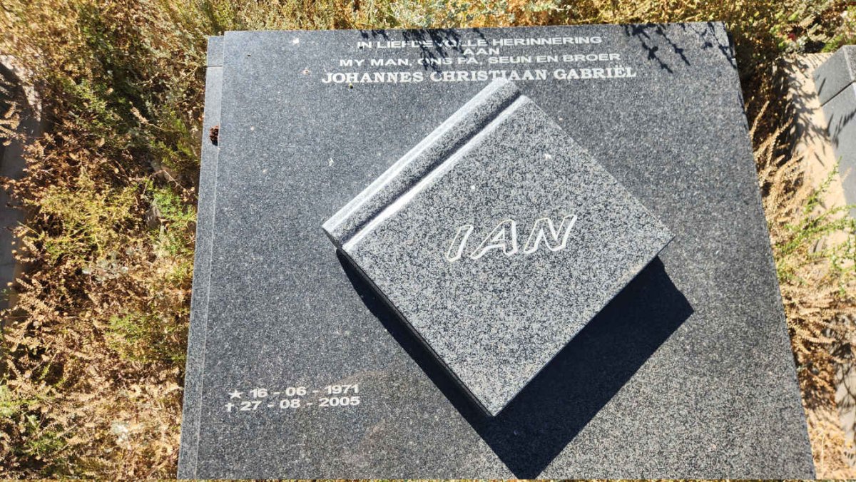 TOLKEN Johannes Christiaan Gabriël 1971-2005_02