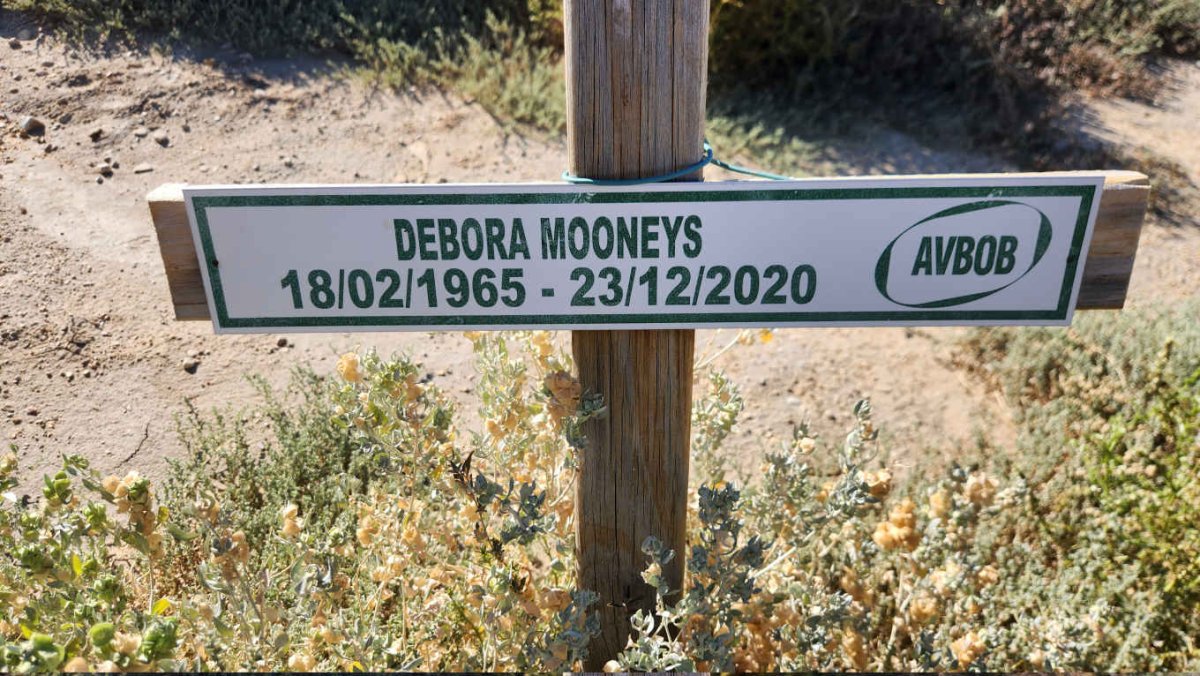 MOONEYS Debora 1965-2020