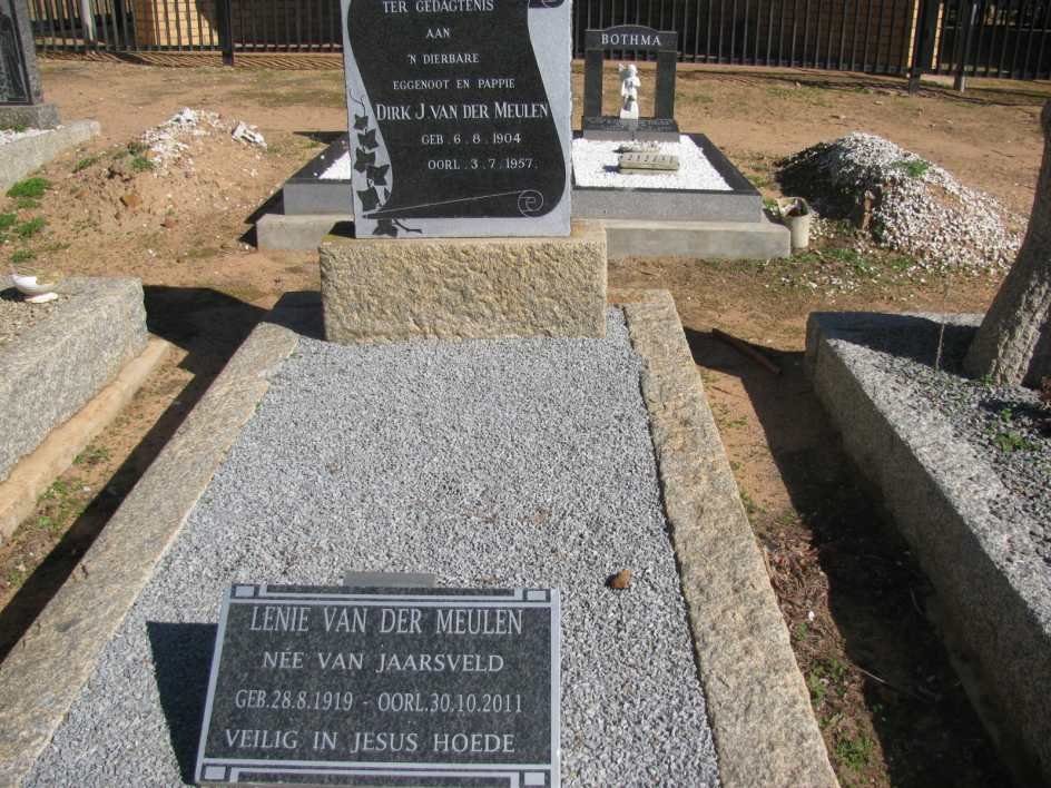 MEULEN Dirk J., van der 1904-1957 &amp; Lenie VAN JAARSVELD 1919-2011