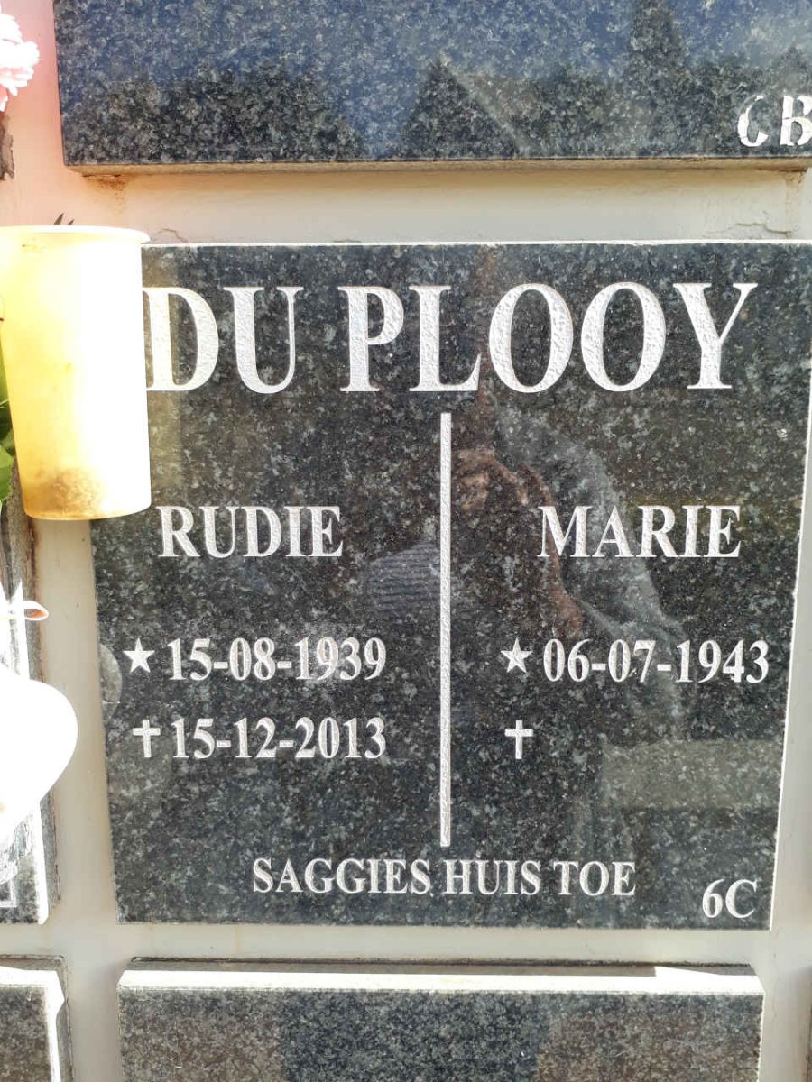 PLOOY Rudie, du 1939-2013 &amp; Marie 1943-