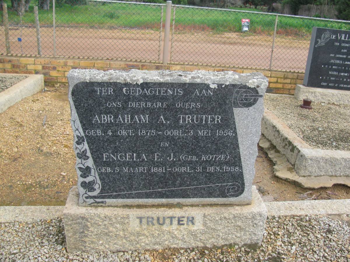 TRUTER Abraham A. 1875-1956 &amp; Engela E.J. KOTZE 1881-1958
