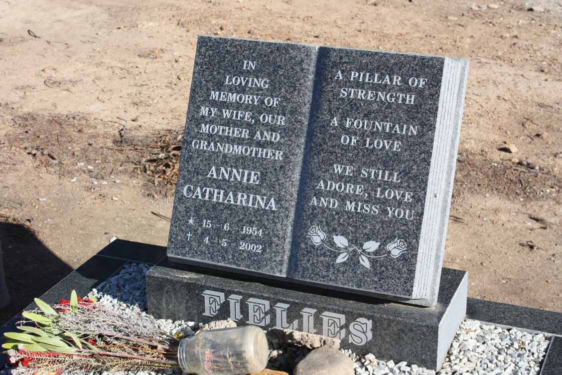 FIELIES Annie Catharina 1954-2002