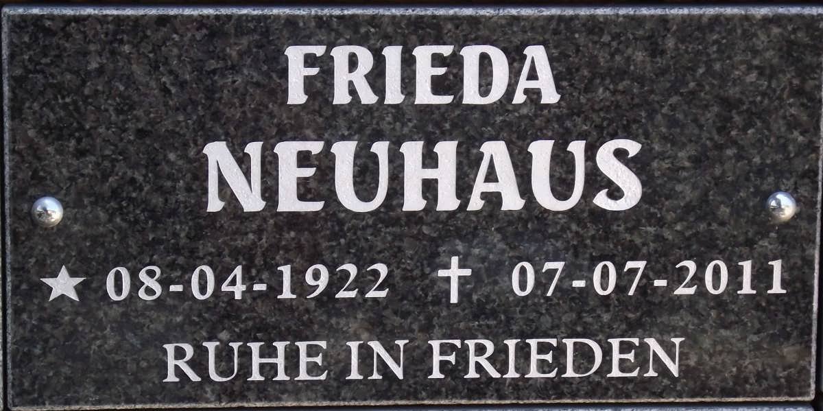 NEUHAUS Frieda 1922-2011