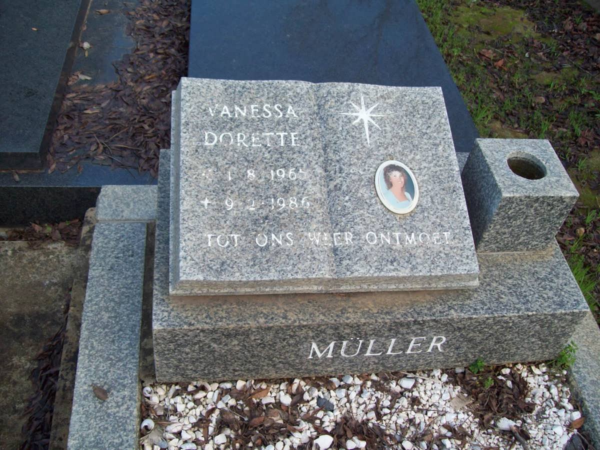 MüLLER Vanessa Dorette 1965-1986