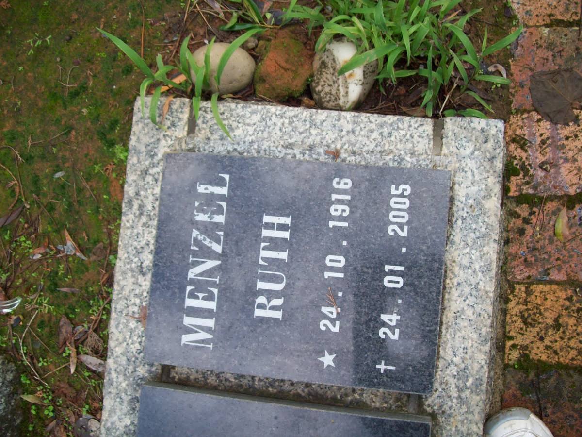 MENZEL Ruth 1916-2005