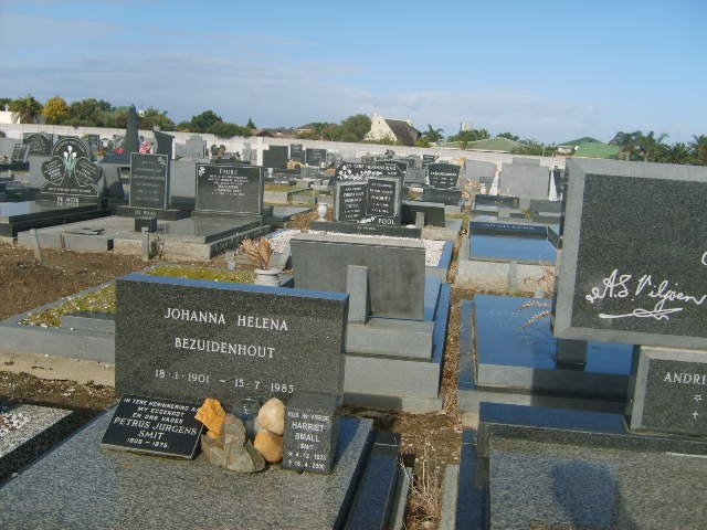 BEZUIDENHOUT Johanna Helena 1901-1985 :: SMIT Petrus Jurgens 1925-1975 :: SMALL Harriet 1923-2?