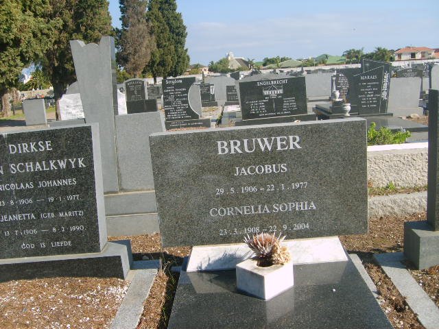 BRUWER Jacobus 1906-1977 &amp; Cornelia Sophia 1908-2004