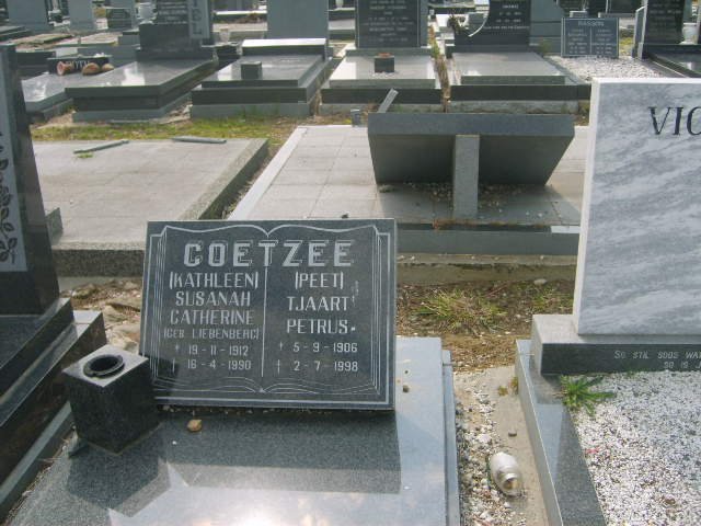 COETZEE Tjaart Petrus 1906-1998 &amp; Susanah Catherine 1912-1990