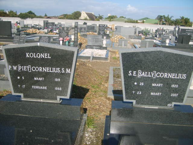 CORNELIUS P.W. 1919-1988 &amp; S.E. 1920-2007