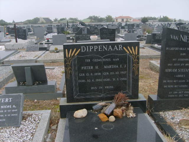 DIPPENAAR Pieter H. 1898-1980 &amp; Martha E.J. 1907-1984