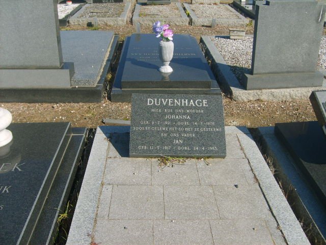 DUVENHAGE Jan 1917-1985 &amp; Johanna 1921-1978