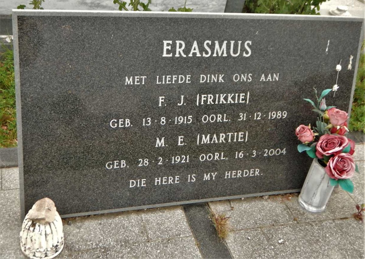 ERASMUS F.J. 1915-1989 &amp; M.E. 1921-2004