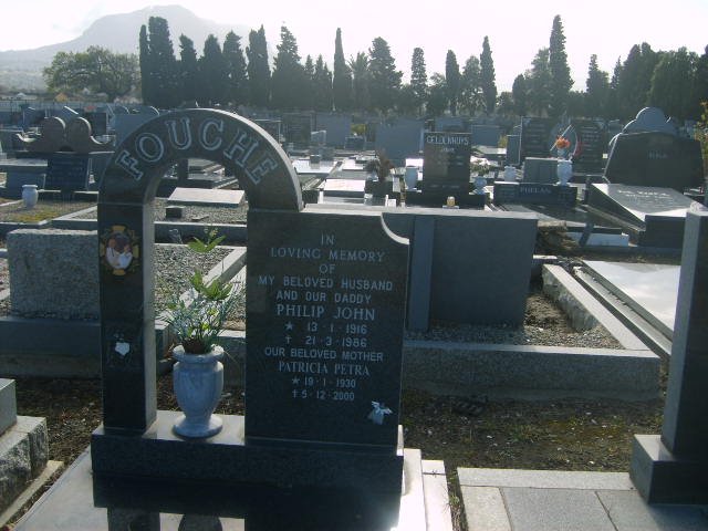 FOUCHE Philip John 1916-1986 &amp; Patricia Petra 1930-2000