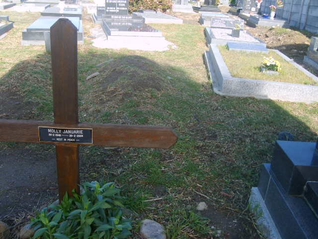 JANUARIE Molly 1948-2004