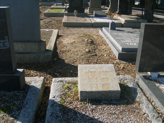KUHN Lenie 1885-1970