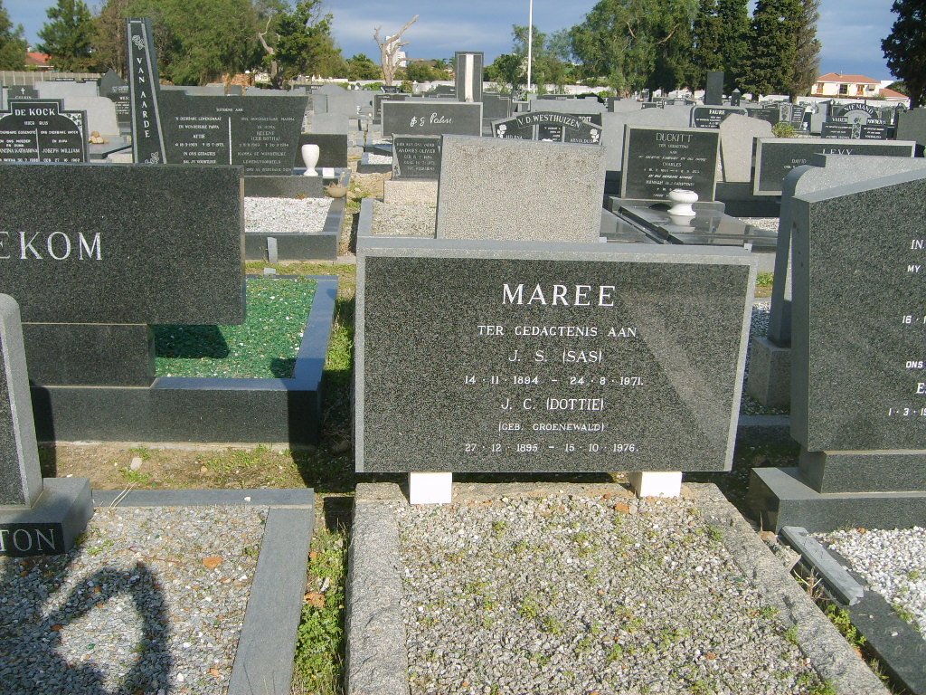 MAREE J.S. 1894-1971 &amp; J.C. GROENEWALD 1896-1976