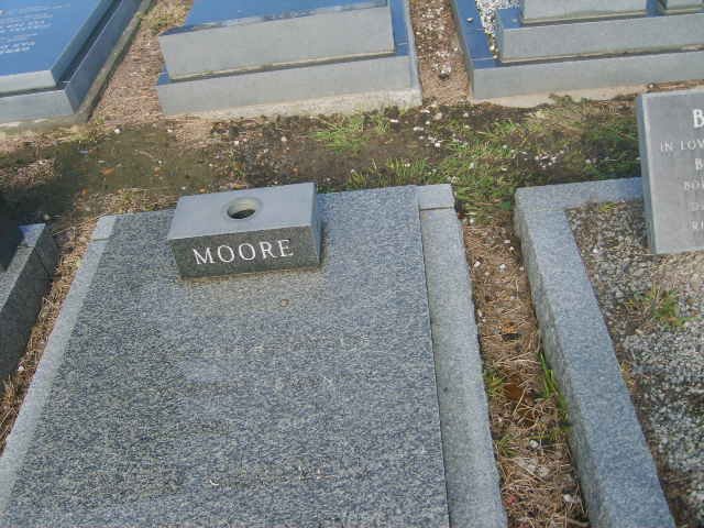 MOORE ?