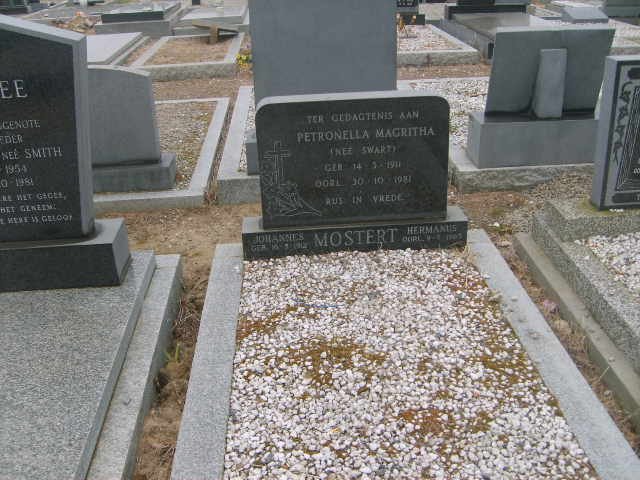 MOSTERT Johannes Hermanus 191?-19?3 &amp; Petronella Magritha SWART 1911-1981