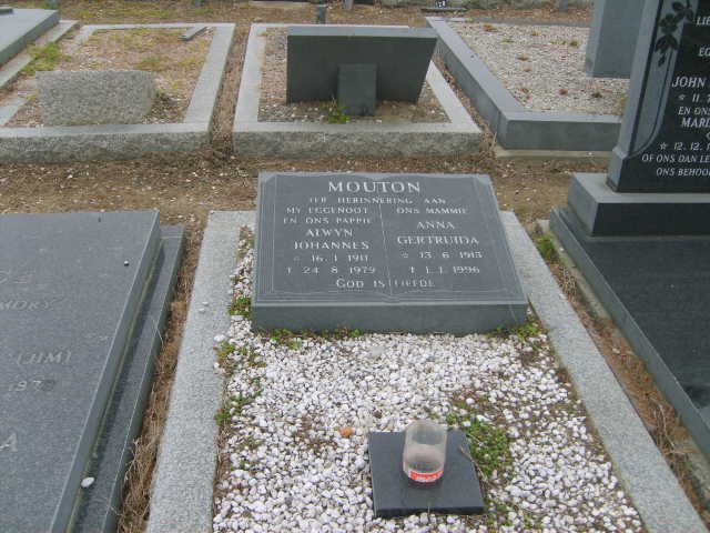 MOUTON Alwyn Johannes 1911-1979 &amp; Anna Gertruida 1913-1996