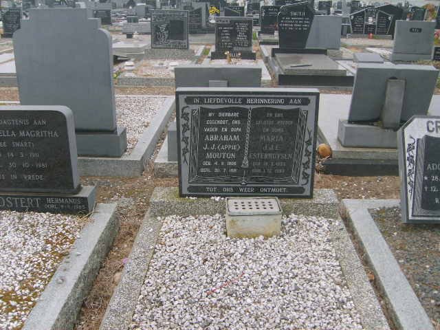 MOUTON Abraham J.J. &amp; Maria J.J.? ESTERHUYSEN
