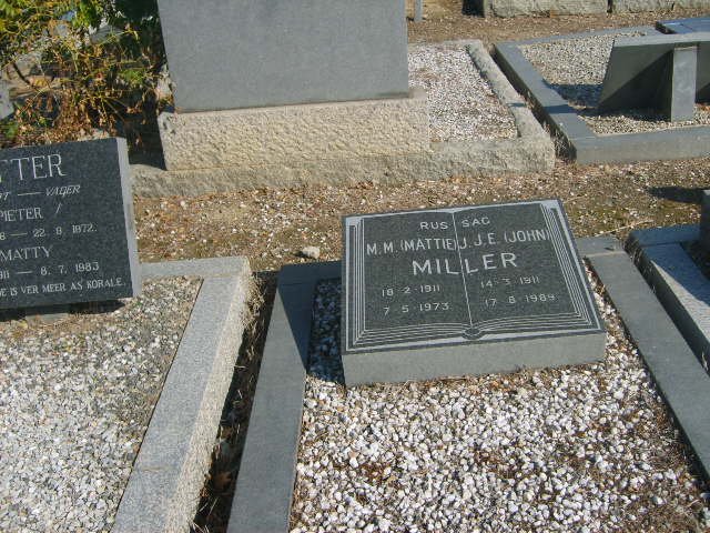 MILLER J.J.E 1911-1989 &amp; M.M. 1911-1973