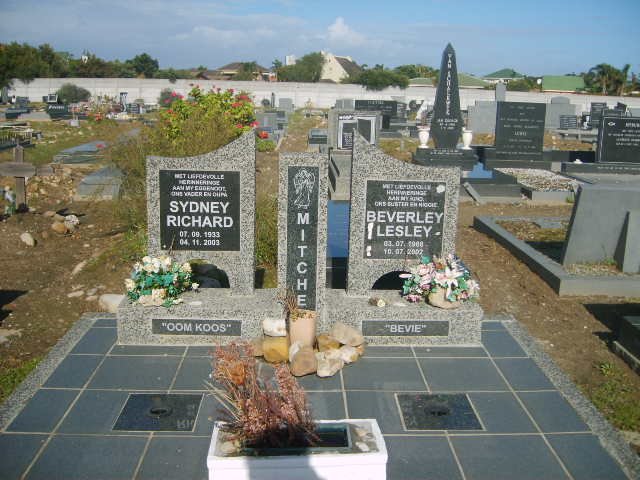 MITCHELL Sydney Richard 1933-2003 &amp; Beverley Lesley 19??-2002