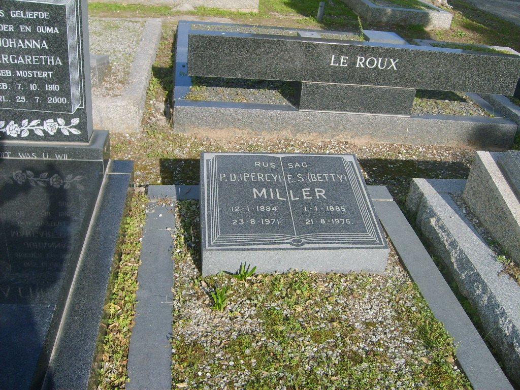 MILLER P.D 1884-1971 &amp; E.S. 1885-1975