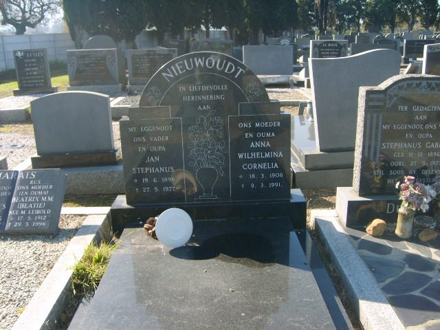 NIEUWOUDT Jan Stephanus 1898-1977 &amp; Anna Wilhelmina Cornelia 1906-1991