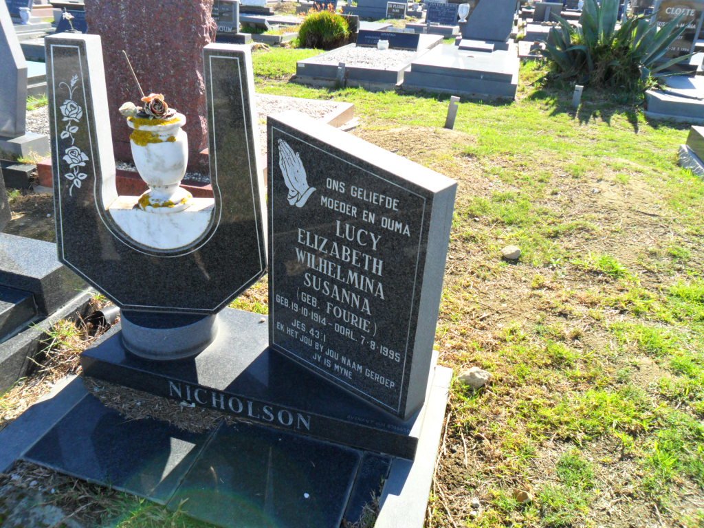 NICHOLSON Lucy Elizabeth Wilhelmina Susanna nee FOURIE 1914-1995