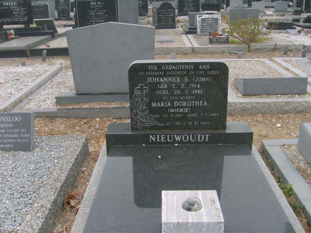 NIEWOUDT Johannes S. 1914-1981 &amp; Maria Dorothea 1910-1984