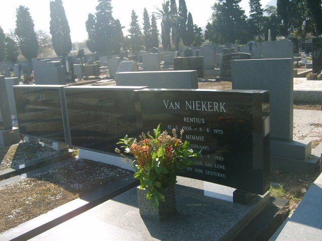 NIEKERK Rentius, van 1908-1975 &amp; Mimmie STEENKAMP 1914-1999
