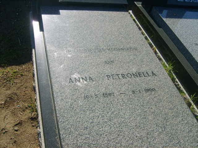 ROUX Anna Petronella, le 1897-1990